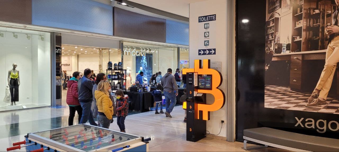 Bitcoin ATM presso il Centro Commerciale Mongolfiera Taranto foto numero 2